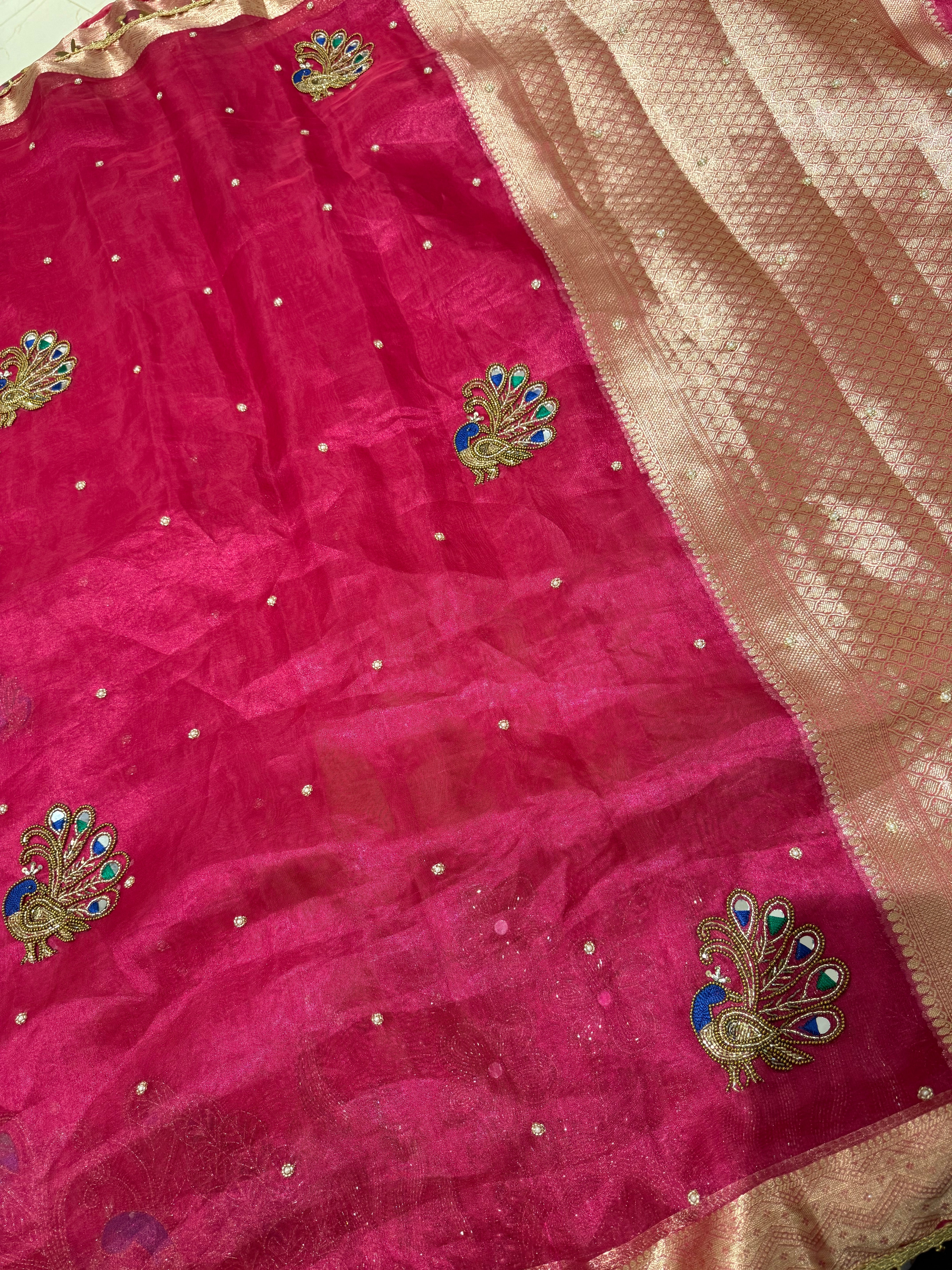 Gulabi Parinda