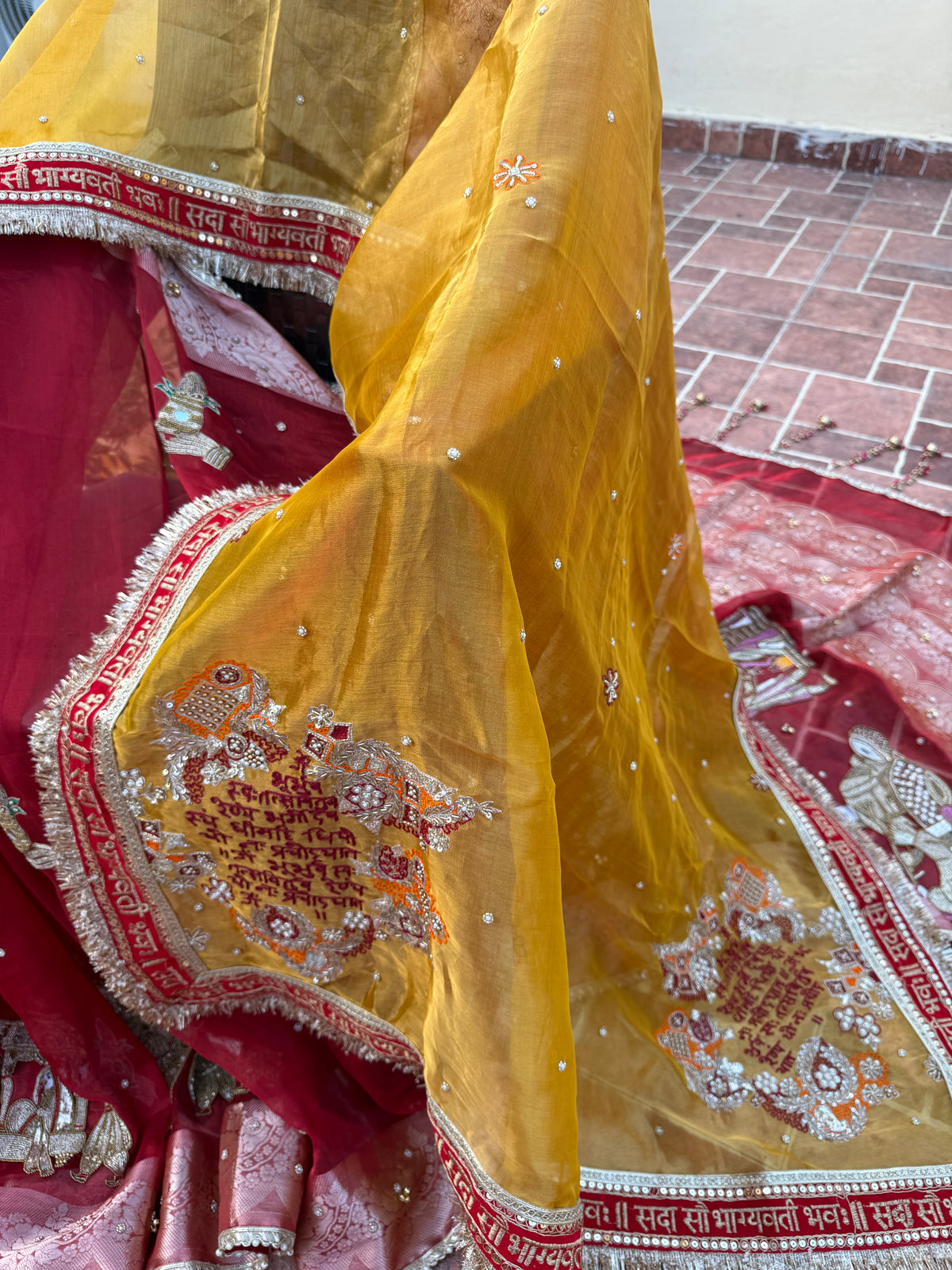 Gayatri Mantra Chunari