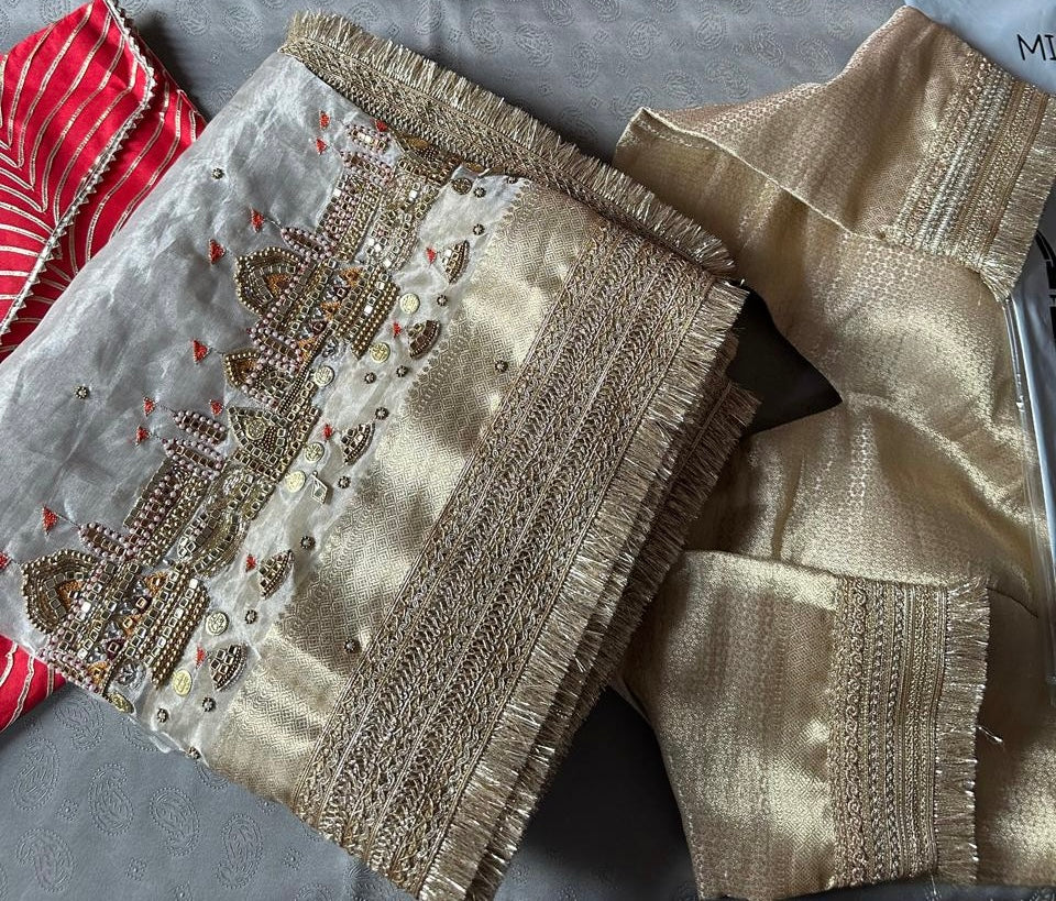 Rupali Ganguly Waali Saree With Unstitched Brocade Blouse