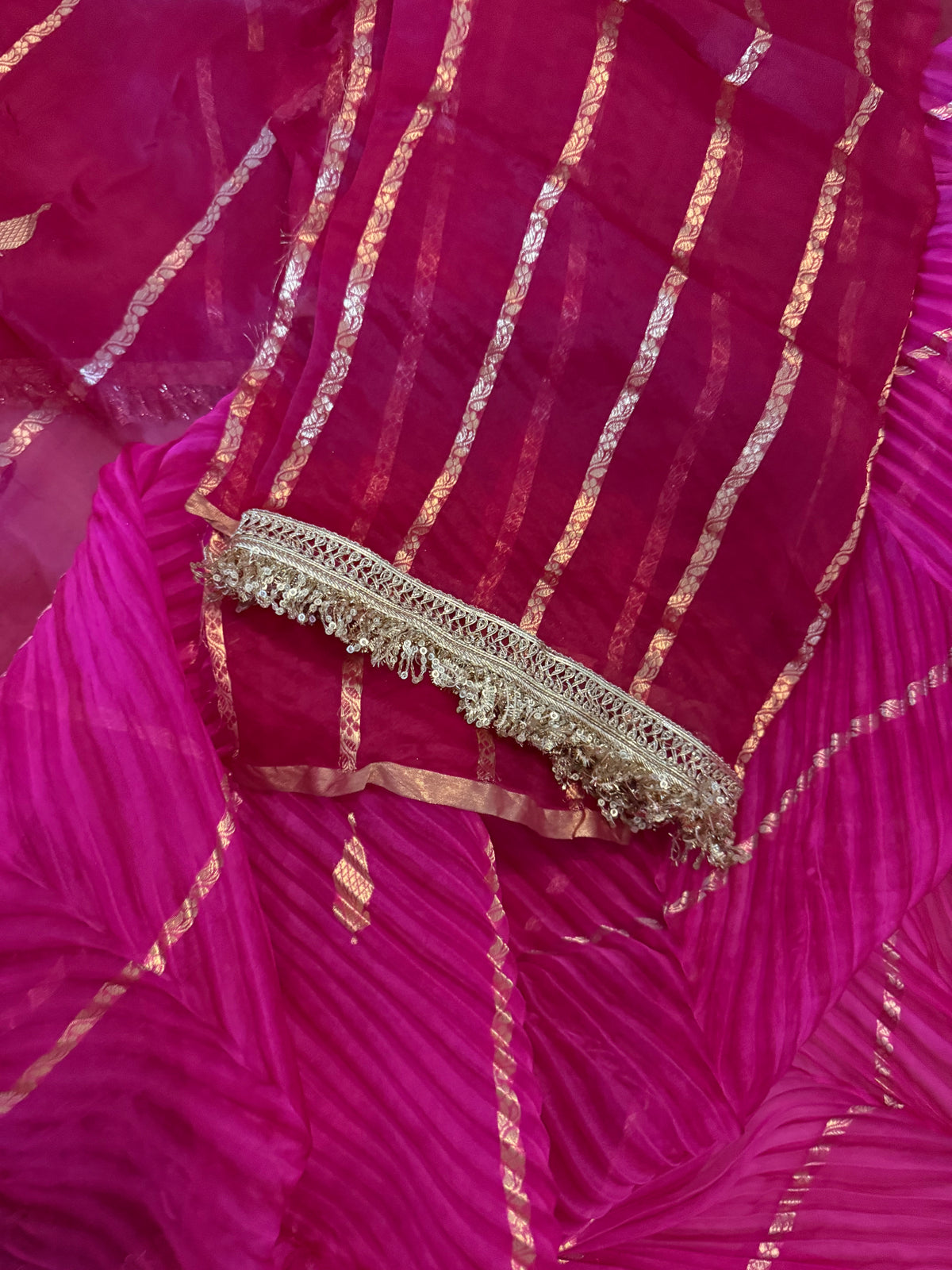 Gulabi Aankhein
