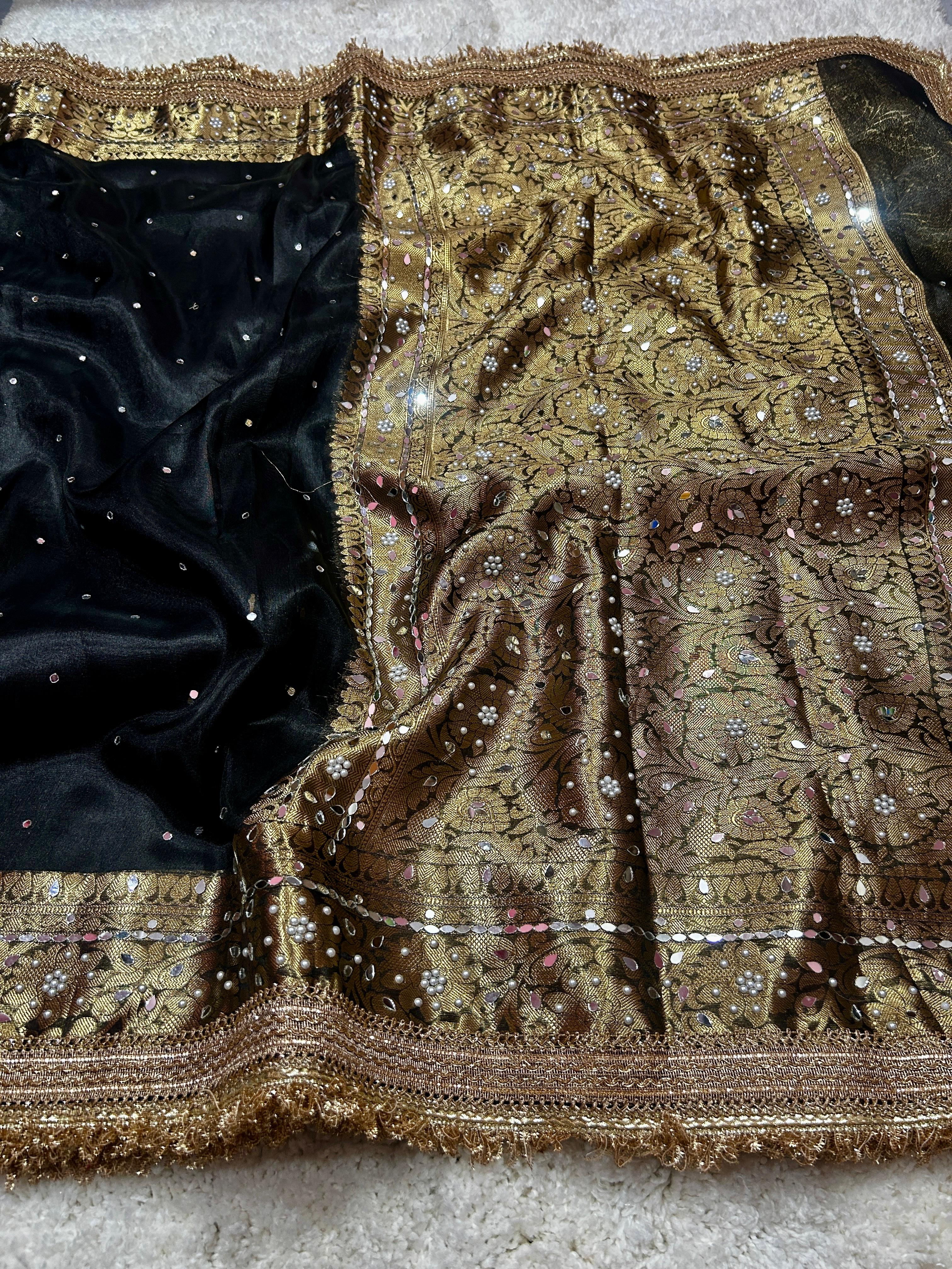 Mirror Waali Saree